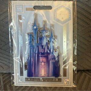 NEW Disney Castle Collection Series 1/10 Limited Cinderella Castle Jumbo Pin